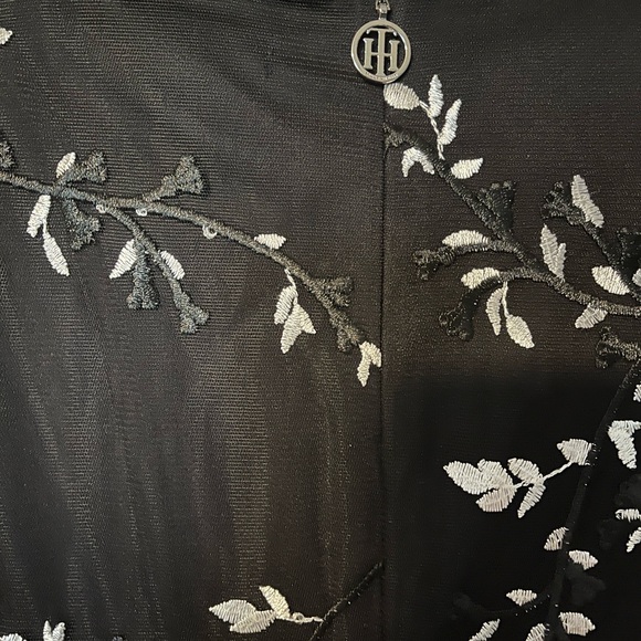 Tommy Hilfiger Embroidered Fit and Flare Dress NWOT - Women US size 6 - Picture 5 of 6